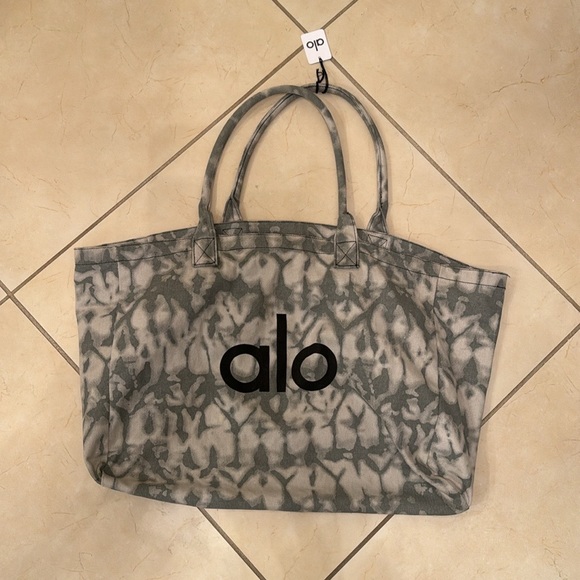 ALO Yoga Handbags - ALO Yoga Gray Tote Bag